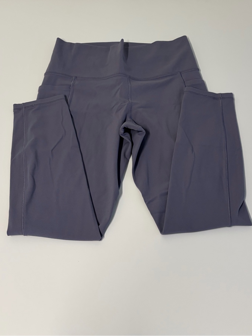 Athleta Salutation Stack Pocket 11 7/8 Tight